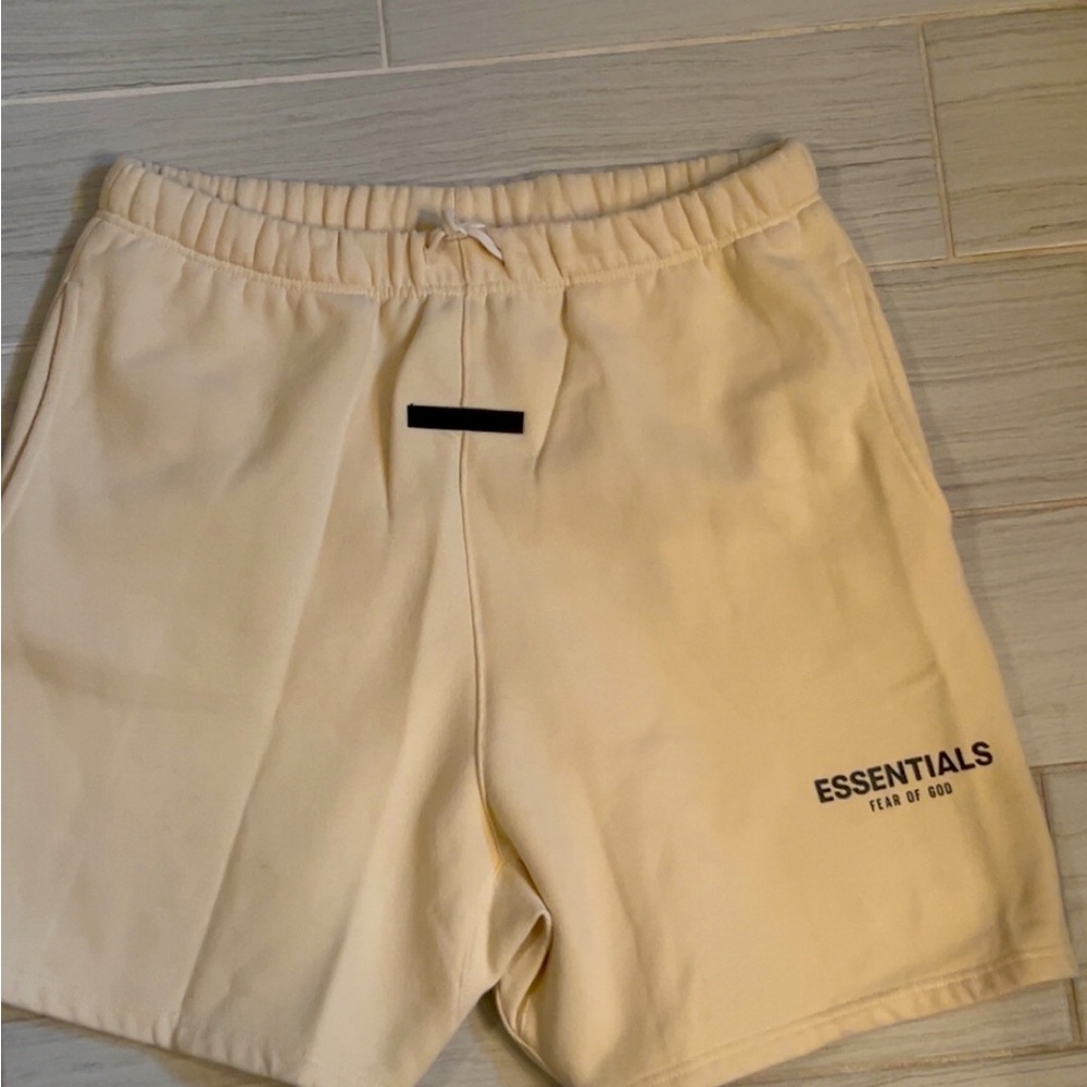 Men's Cream Essential Shorts